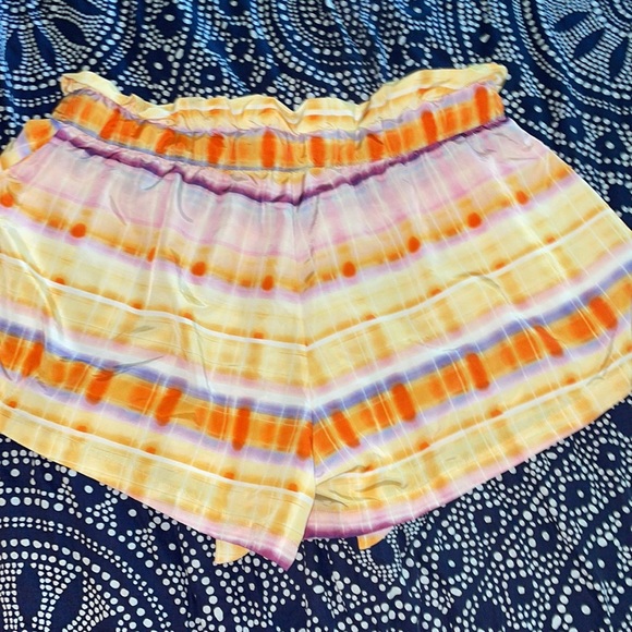 Future Collective Women’s Tie-Waist Paperbag Shorts - Picture 5 of 7